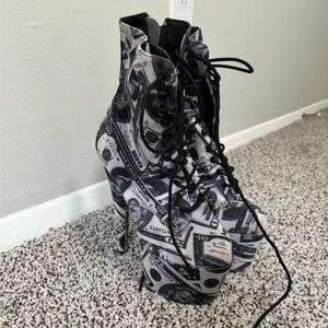 Pleasure heels never worn size 8